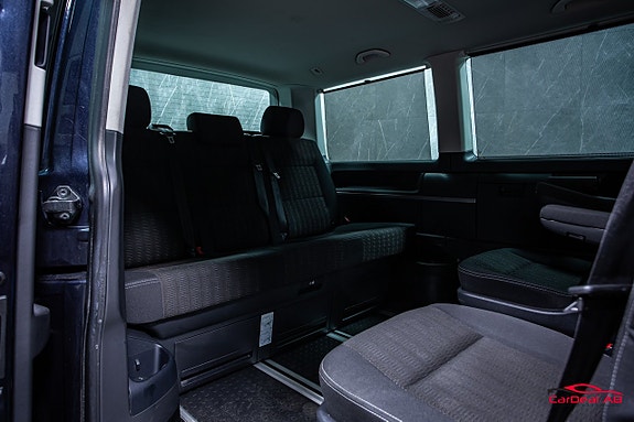 Volkswagen Multivan 16 of 24