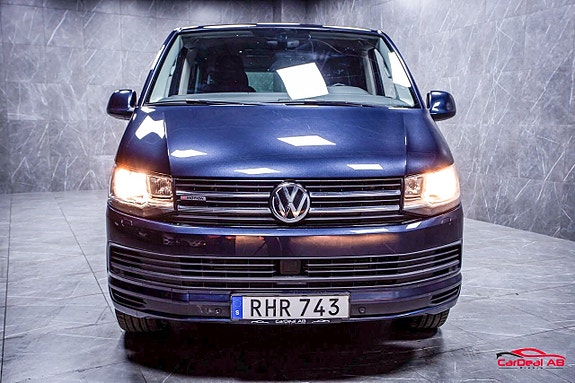 Volkswagen Multivan 2 of 5