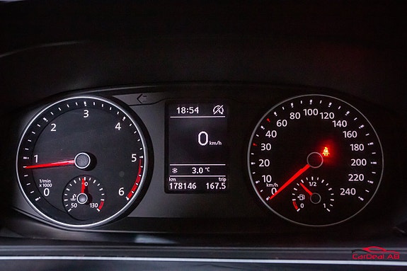 Volkswagen Multivan 19 of 24