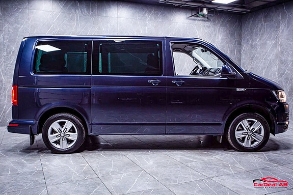 Volkswagen Multivan 8 of 24