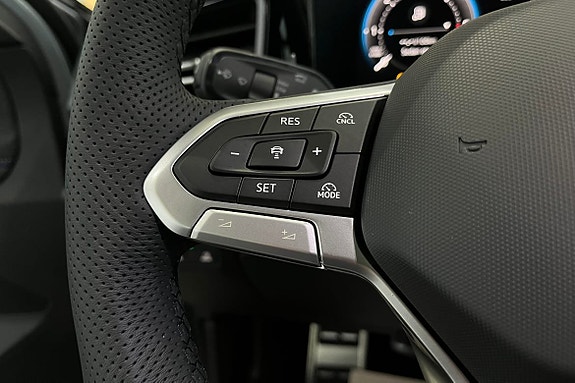 Volkswagen Passat 9 of 29