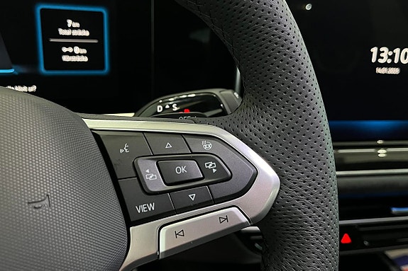 Volkswagen Passat 13 of 29