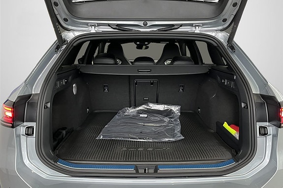 Volkswagen Passat 27 of 29