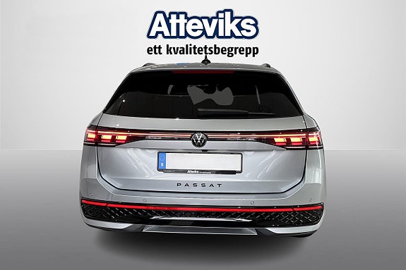 Volkswagen Passat 2 of 5