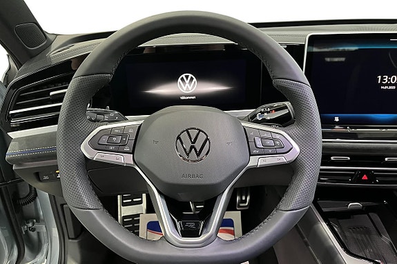 Volkswagen Passat 10 of 29