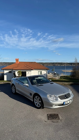 Mercedes-Benz SL350 2 of 7