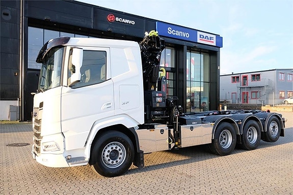 DAF XF 530 8x4*4 Lastväxlar kranbil Tridem