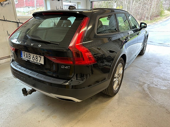 Volvo V90 Cross Country 3 of 5