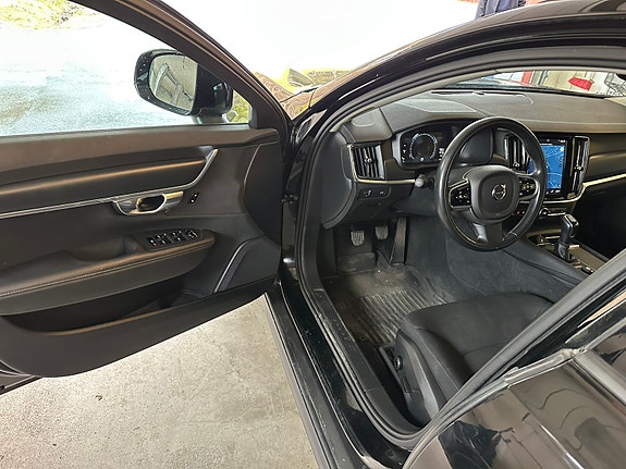 Volvo V90 Cross Country 6 of 8