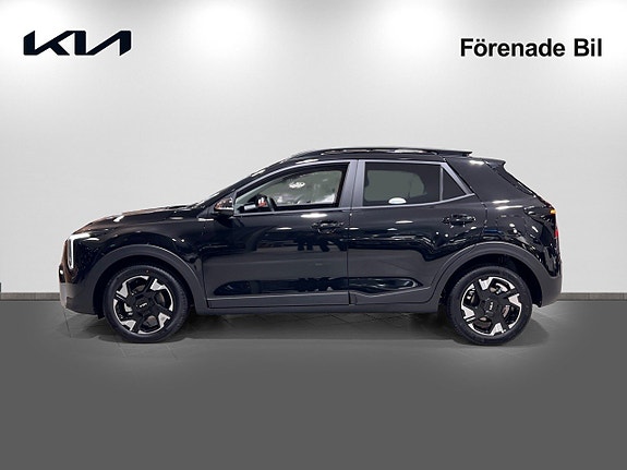 Kia Stonic 2 of 17