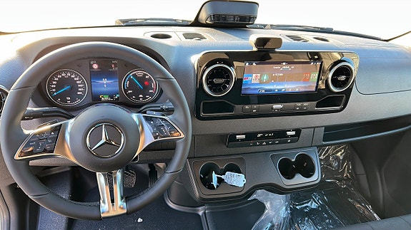 Mercedes-Benz Sprinter 412 4 of 12