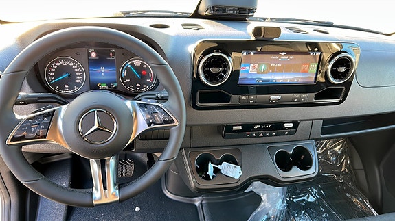 Mercedes-Benz Sprinter 412 4 of 12