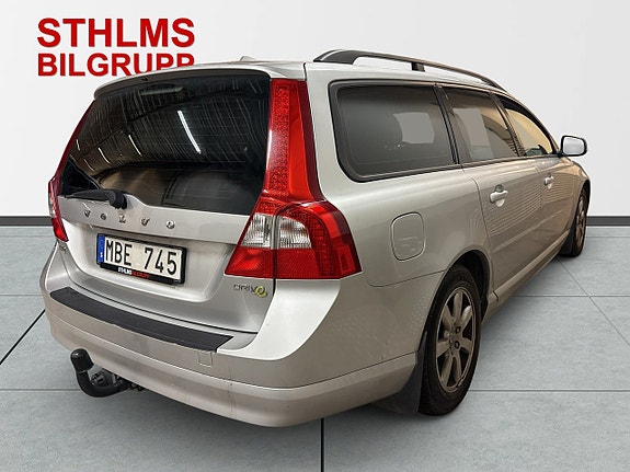 Volvo V70 4 of 20