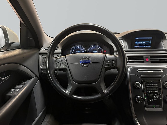 Volvo V70 10 of 20