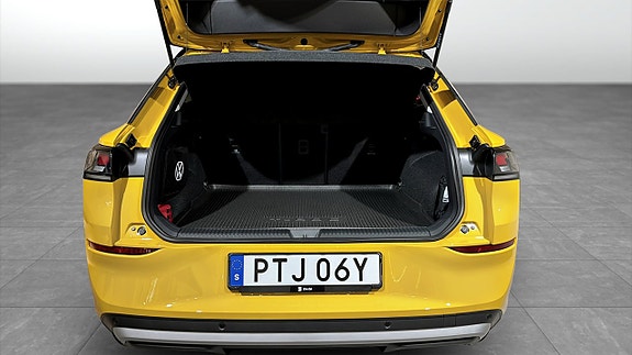 Volkswagen T-Roc 12 of 12
