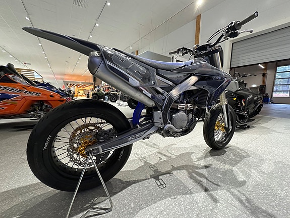 Yamaha YZ250F 5 of 9