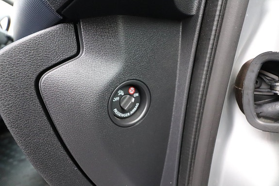Opel Vivaro 17 of 23