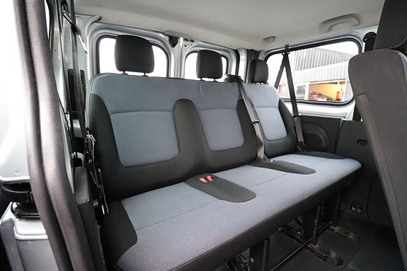 Opel Vivaro 13 of 23