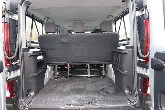 Opel Vivaro 14 of 23