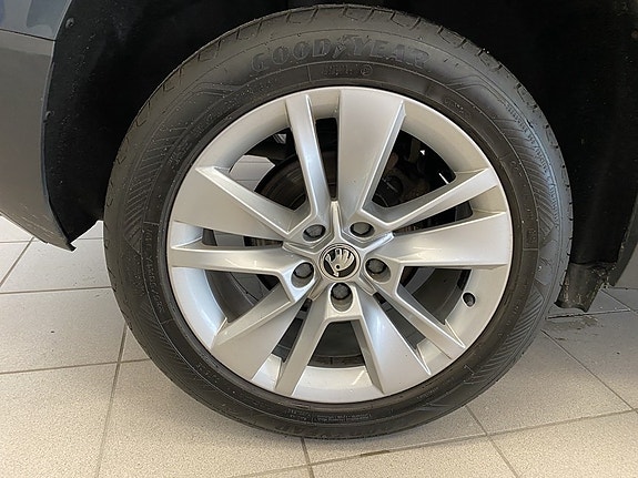 Skoda Karoq 3 of 5