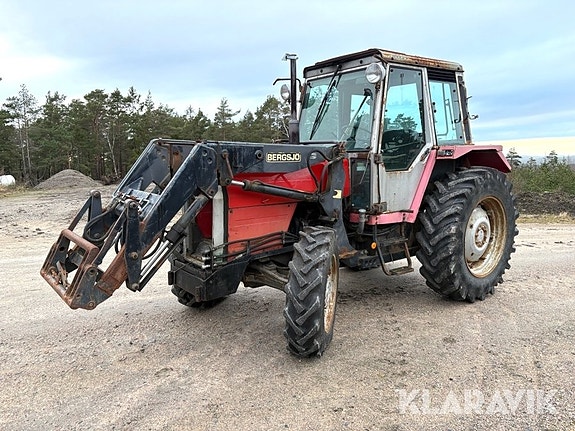 Massey Ferguson 690