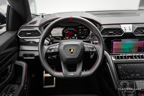 Lamborghini Urus 10 of 26
