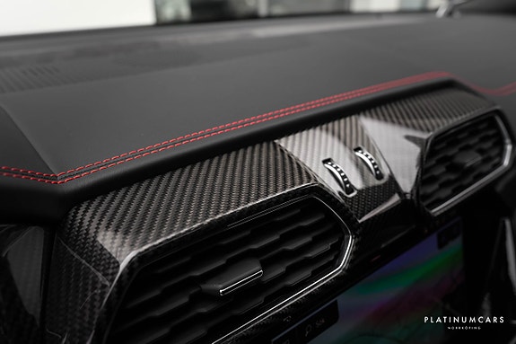 Lamborghini Urus 17 of 26