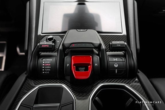 Lamborghini Urus 15 of 26
