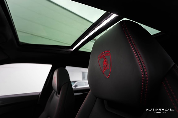 Lamborghini Urus 8 of 26