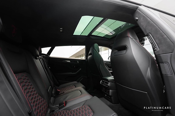 Lamborghini Urus 9 of 26
