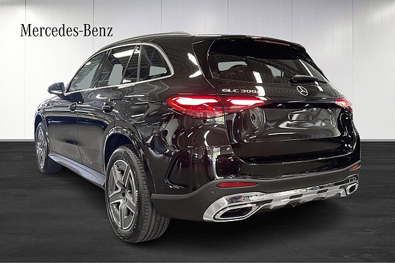 Mercedes-Benz GLC300 e 3 of 5