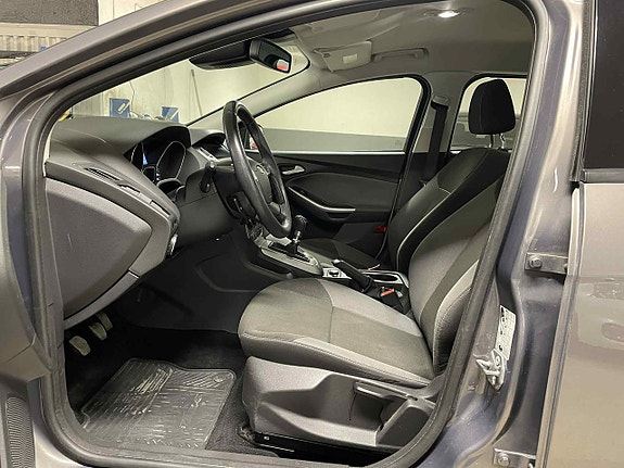 Ford Focus 9 of 21