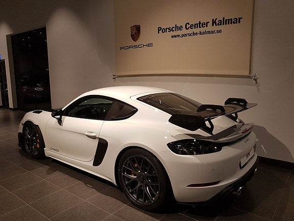 Porsche 718 Cayman GT4 RS 4 of 5