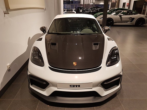 Porsche 718 Cayman GT4 RS 3 of 5