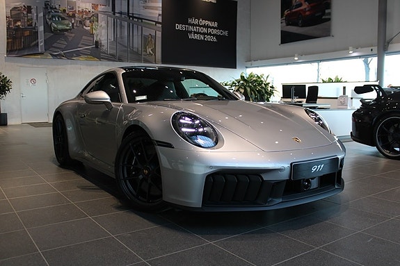 Porsche 911 Carrera 4 GTS