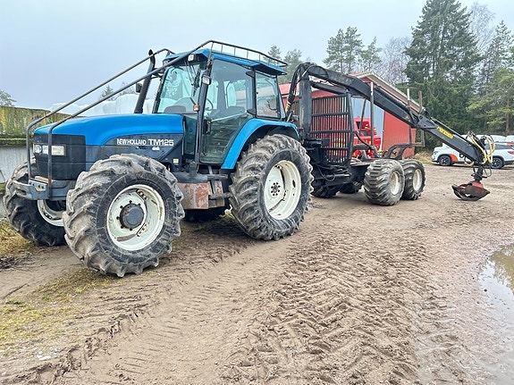 New Holland NEW HOLLAND TM 125 4wd