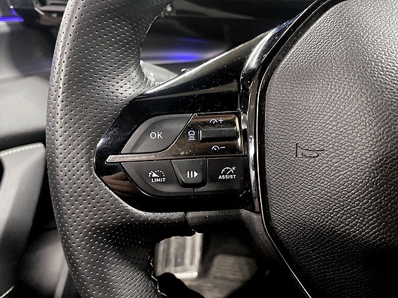 Peugeot 308 8 of 17