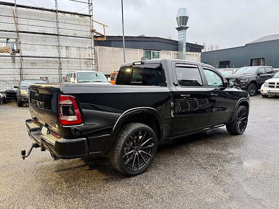 Dodge RAM 1500 2 of 5