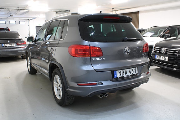 Volkswagen Tiguan 3 of 5