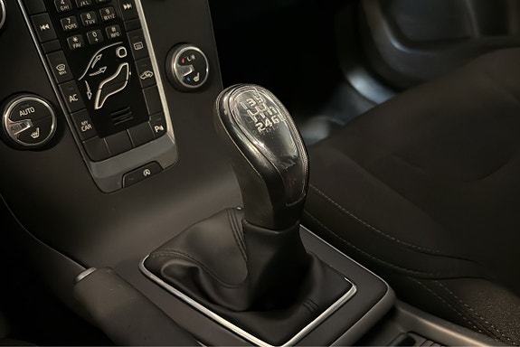 Volvo V40 15 of 18