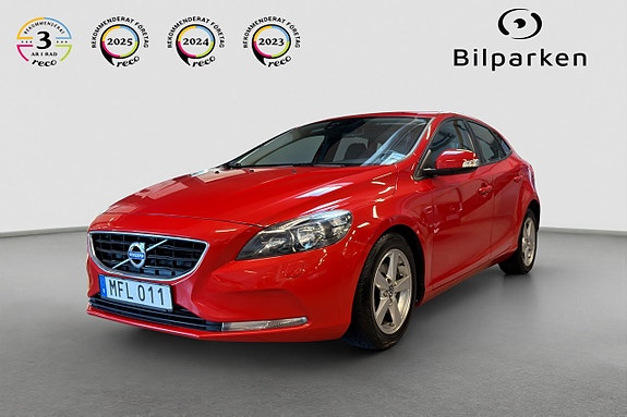Volvo V40 2 of 18