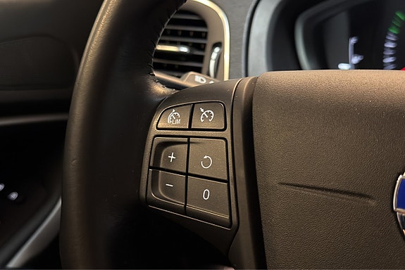 Volvo V40 16 of 18