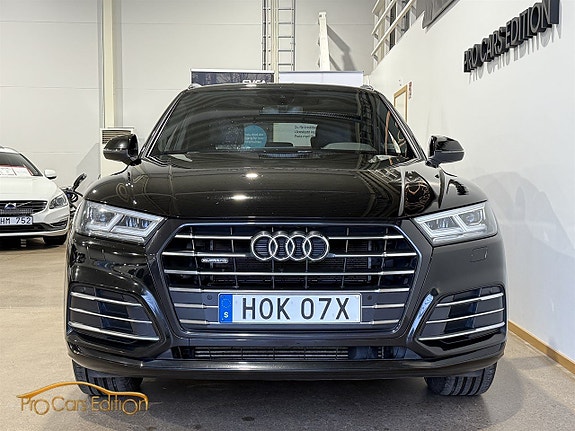 Audi Q5 2 of 5