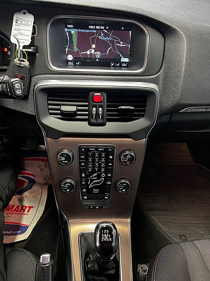 Volvo V40 Cross Country 10 of 15