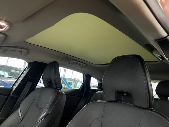 Volvo V40 Cross Country 14 of 15