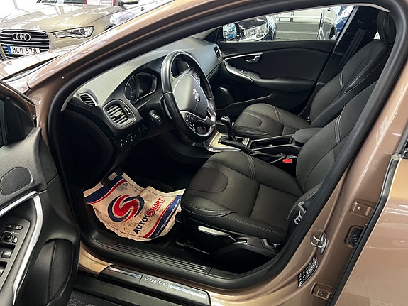 Volvo V40 Cross Country 5 of 5