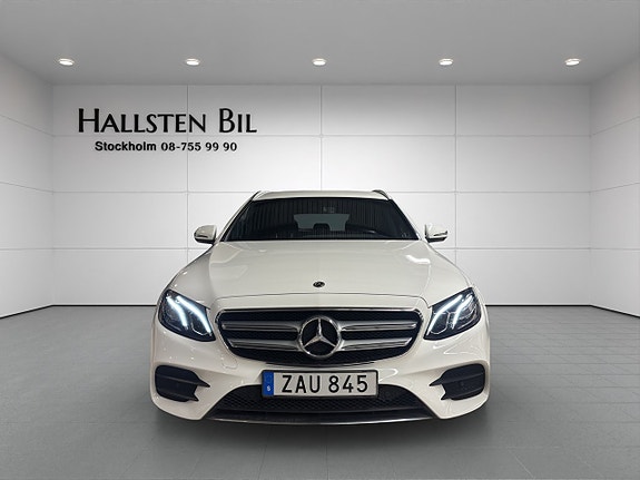 Mercedes-Benz E200 3 of 5