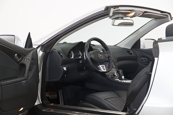 Mercedes-Benz SL63 10 of 23