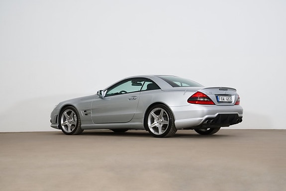 Mercedes-Benz SL63 8 of 23