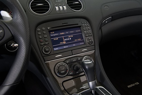 Mercedes-Benz SL63 16 of 23